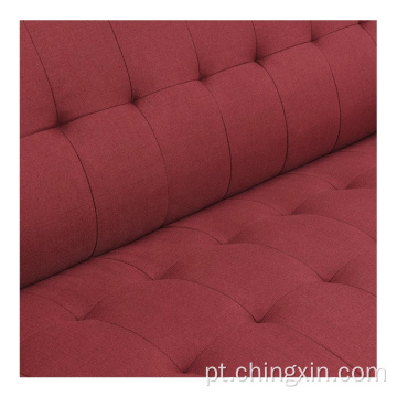Sofá de lazer em tecido vermelho com três assentos e pernas de madeira maciça para sala de estar